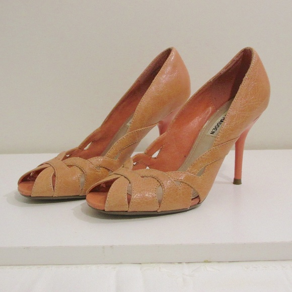 Vintage Peach Peep Toe Heels by Steve Madden - Picture 1 of 9